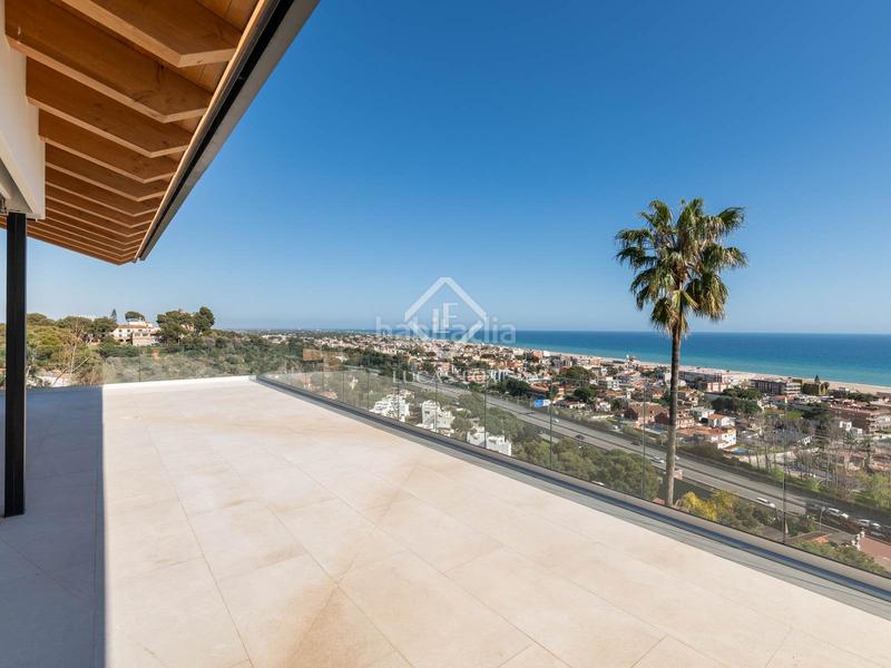 Foto 662d07ce-52b6-4344-b78c-b92abd53eedc. Alquiler chalet casa de obra nueva con piscina y vistas increíbles en alquiler en Bellamar en Castelldefels