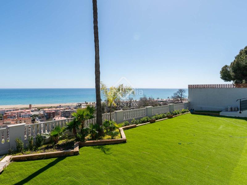 Foto 9e208403-ce29-44c8-9a31-5f3d33de571b. Alquiler chalet casa de obra nueva con piscina y vistas increíbles en alquiler en Bellamar en Castelldefels