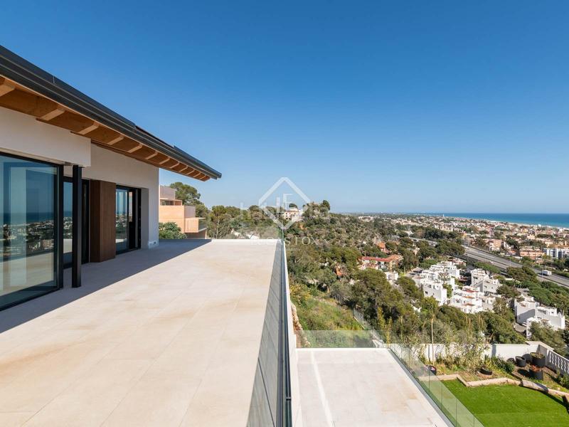 Foto aed78d27-c918-48aa-9f97-615cfa70de3e. Alquiler chalet casa de obra nueva con piscina y vistas increíbles en alquiler en Bellamar en Castelldefels