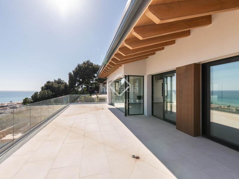 Foto fe7c2343-e0dd-4455-80ad-264b67d726a8. Alquiler chalet casa de obra nueva con piscina y vistas increíbles en alquiler en Bellamar en Castelldefels