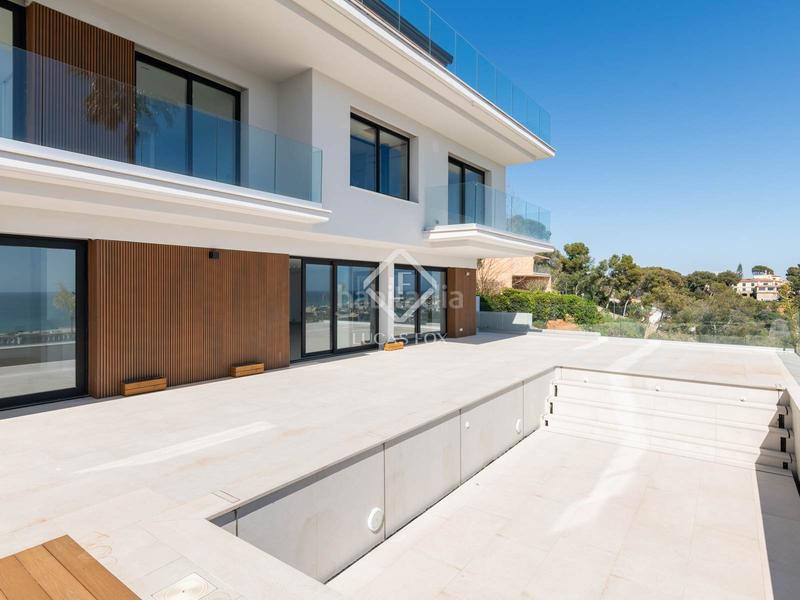 Foto 22a46e20-2adb-41ea-9f1c-62fcd22e6d61. Rent chalet with heating parking pool in Bellamar Castelldefels