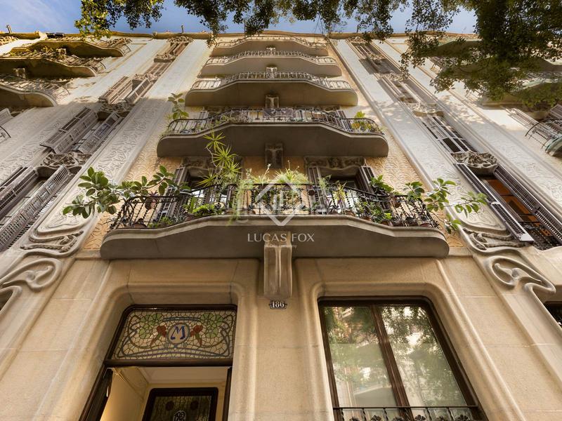 Foto 73b96945-2c52-42ce-b68a-29a063b75cb4. Piso en venta piso en excelentes condiciones con dos dormitorios y una terraza de 60m en lesquerra de leixample. en Barcelona