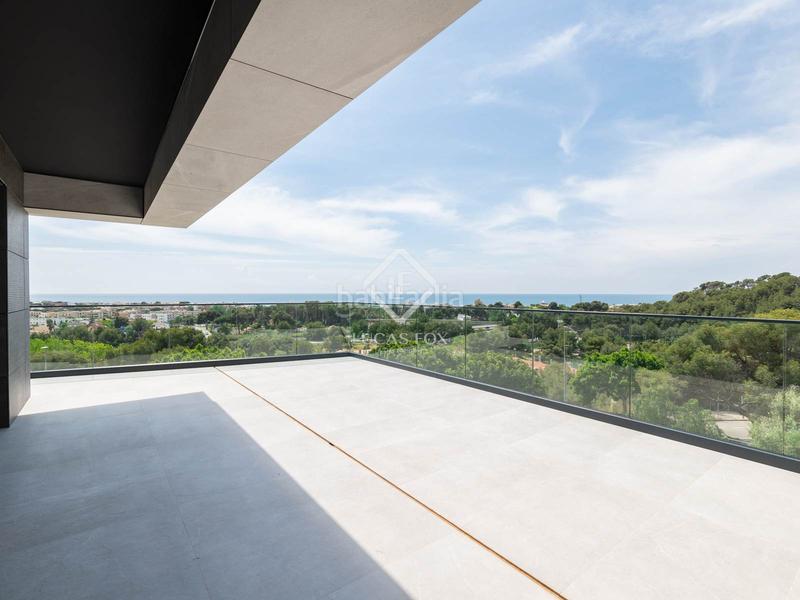 Foto 5998a72f-de42-47f3-94aa-eeca8cbf599b. Chalet exclusiva propiedad de lujo en montemar con vistas al mediterráneo en Castelldefels