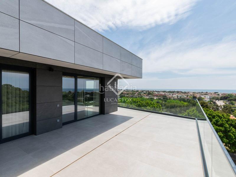 Foto 635d68f4-f81a-485a-b53c-cdfd1ed4510a. Chalet exclusiva propiedad de lujo en montemar con vistas al mediterráneo en Castelldefels