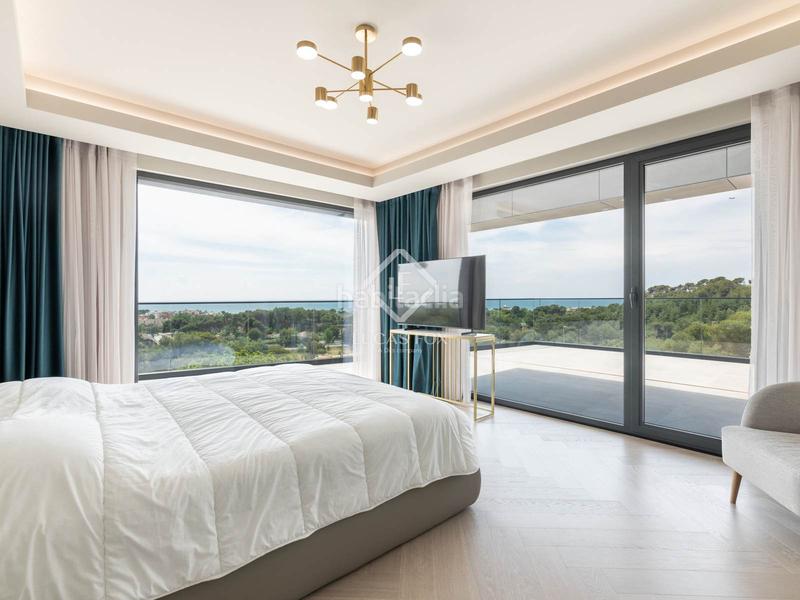 Foto 778f2b59-380b-4ad9-b1c2-4db10571e4bc. Chalet exclusiva propiedad de lujo en montemar con vistas al mediterráneo en Castelldefels