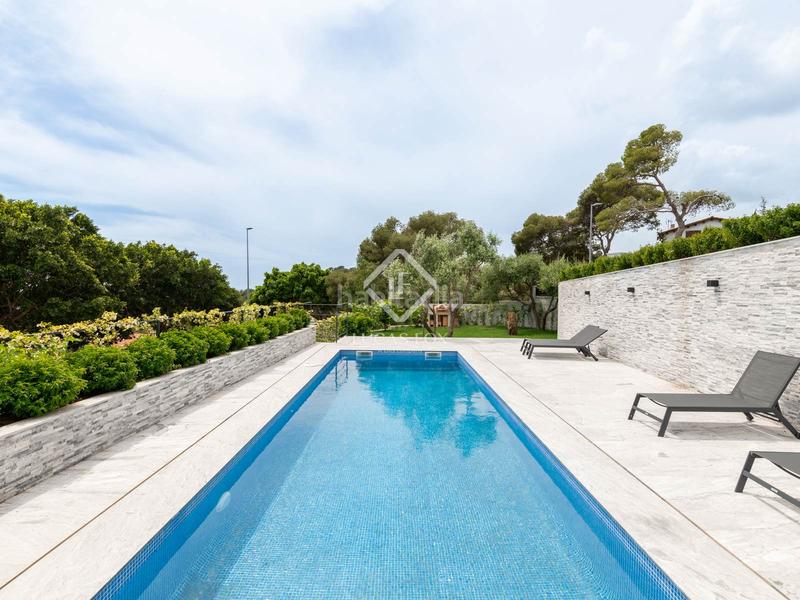 Foto 83049200-6909-47f4-965d-eddf41959683. Chalet exclusiva propiedad de lujo en montemar con vistas al mediterráneo en Castelldefels