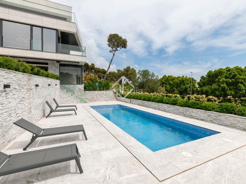 Foto a44f6932-e4a2-41b2-86b5-2d0e3f8af96d. Chalet exclusiva propiedad de lujo en montemar con vistas al mediterráneo en Castelldefels