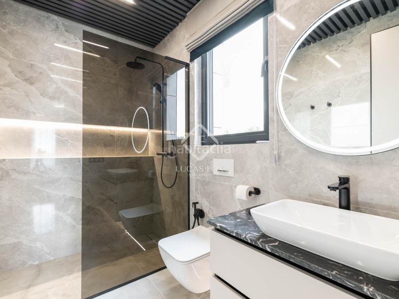 Foto f969ca54-aebe-477a-ab33-a911d5e676b7. Chalet exclusiva propiedad de lujo en montemar con vistas al mediterráneo en Castelldefels