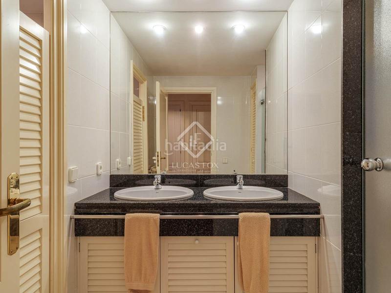 Foto 0d40b926-fb0c-41af-a106-34b1c37959a4. Chalet casa en excelentes condiciones de 5 dormitorios en venta en Premià de Dalt