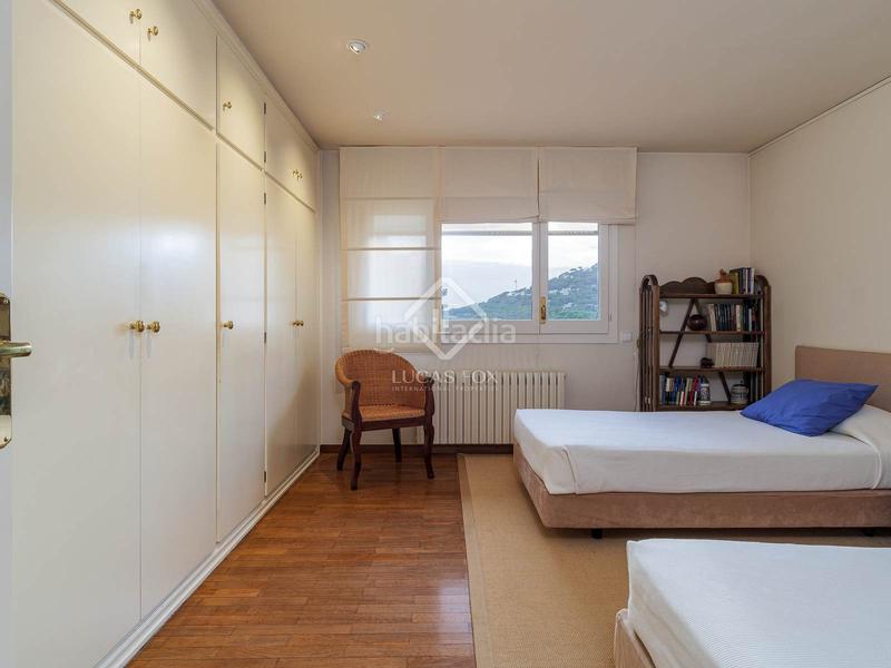 Foto 1b57f0c8-a4e0-4925-ad72-e88b4276656a. Chalet casa en excelentes condiciones de 5 dormitorios en venta en Premià de Dalt