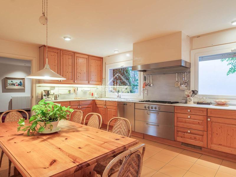 Foto 58c36f04-1c4a-43d3-bafd-5e7c06e3fa8b. Chalet casa en excelentes condiciones de 5 dormitorios en venta en Premià de Dalt