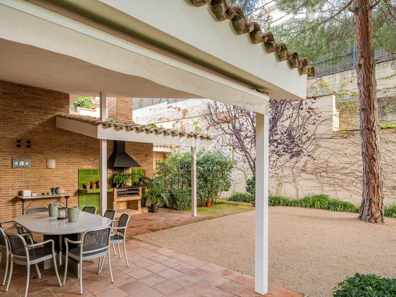 Foto 62cd4150-78fb-4312-8e3a-ead3b173d2f4. Chalet casa en excelentes condiciones de 5 dormitorios en venta en Premià de Dalt
