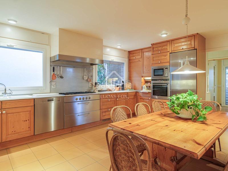 Foto 7a490f8a-6100-49af-a837-892bf6a691a8. Chalet casa en excelentes condiciones de 5 dormitorios en venta en Premià de Dalt