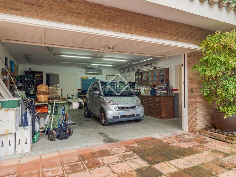 Foto 936bb6d0-f645-4761-84a5-40d56e6c4b01. Chalet casa en excelentes condiciones de 5 dormitorios en venta en Premià de Dalt