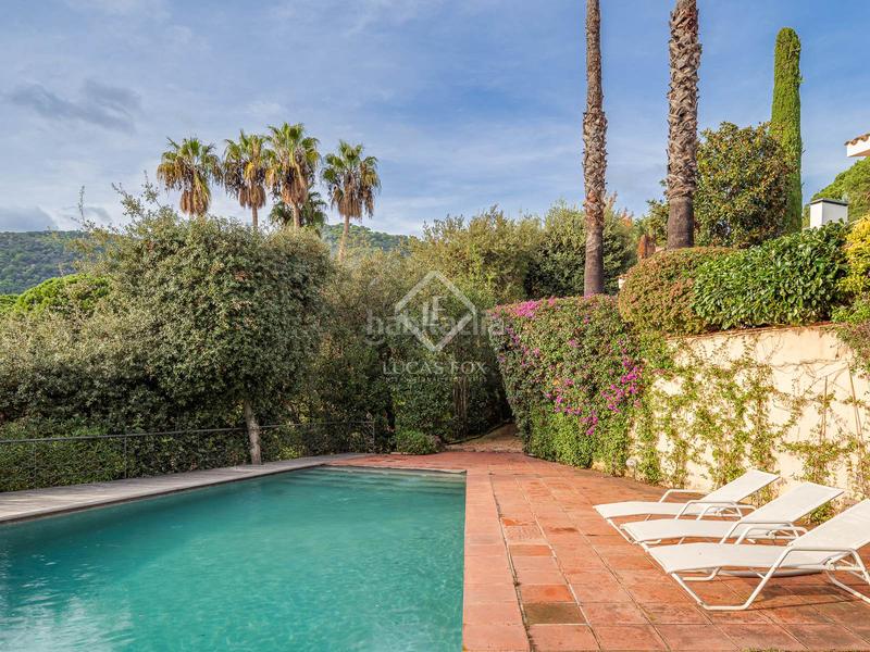 Foto a023fb70-aa6f-4980-8bc0-23f837a26af4. Chalet casa en excelentes condiciones de 5 dormitorios en venta en Premià de Dalt