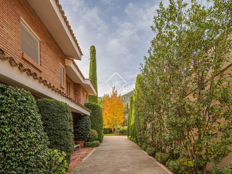 Foto b14e071a-ac90-4a19-986a-72779ddef07d. Chalet casa en excelentes condiciones de 5 dormitorios en venta en Premià de Dalt