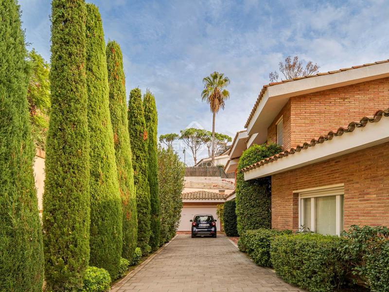 Foto c58950b7-c968-40ea-ac96-cf85a90d671c. Chalet casa en excelentes condiciones de 5 dormitorios en venta en Premià de Dalt