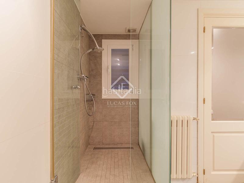 Foto caaba0aa-c631-42c1-ac6d-fc53a5f3eae4. Chalet casa en excelentes condiciones de 5 dormitorios en venta en Premià de Dalt