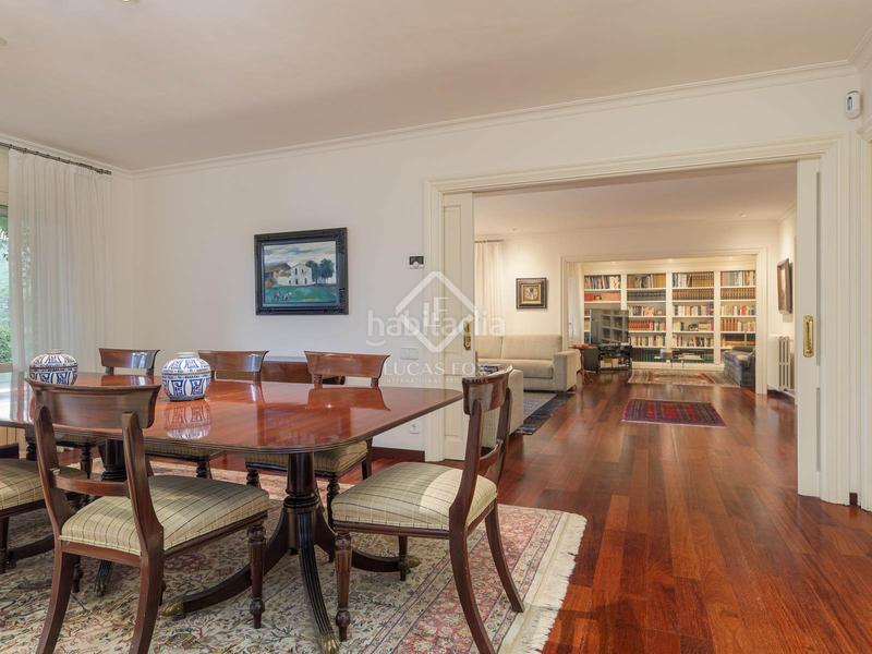 Foto e12fd5aa-d2e9-47a6-a58e-23e2589c5a25. Chalet casa en excelentes condiciones de 5 dormitorios en venta en Premià de Dalt