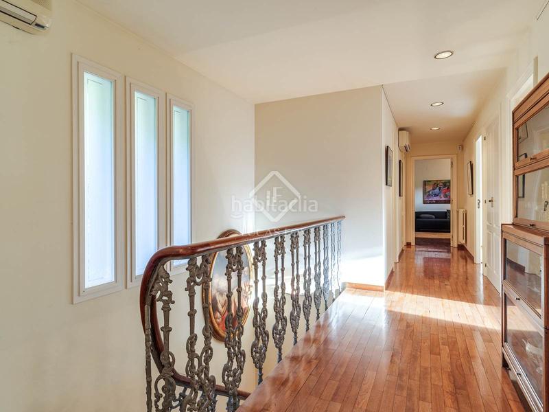 Foto f072bbde-6961-4dea-a101-a6bb7a540aae. Chalet casa en excelentes condiciones de 5 dormitorios en venta en Premià de Dalt