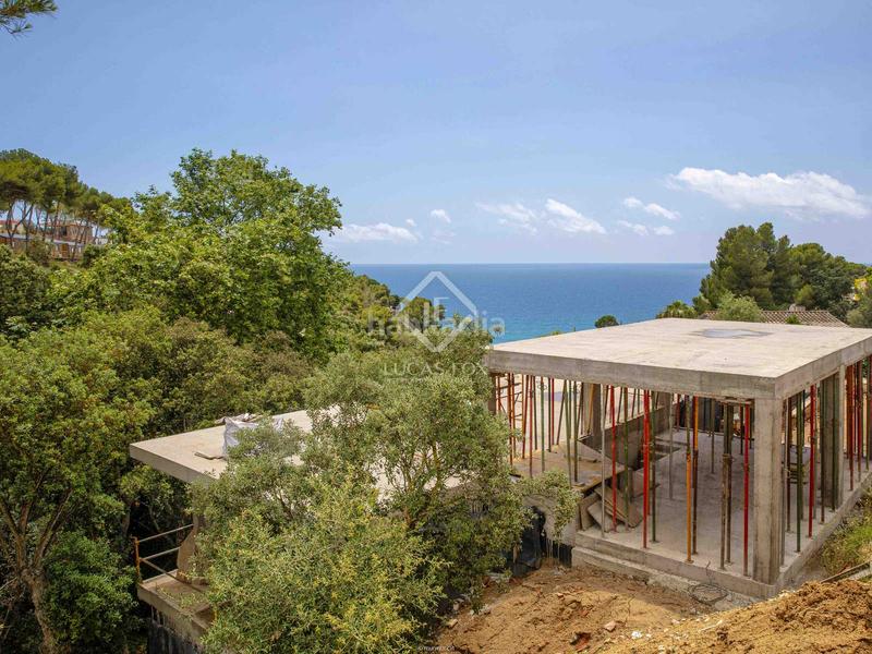 Foto 4ab967ef-8910-4299-b15d-cf3e1e615e91. Finca rústica oportunidad de completar una casa de 3 dormitorios estructura de obra nueva a la venta en Tossa de Mar