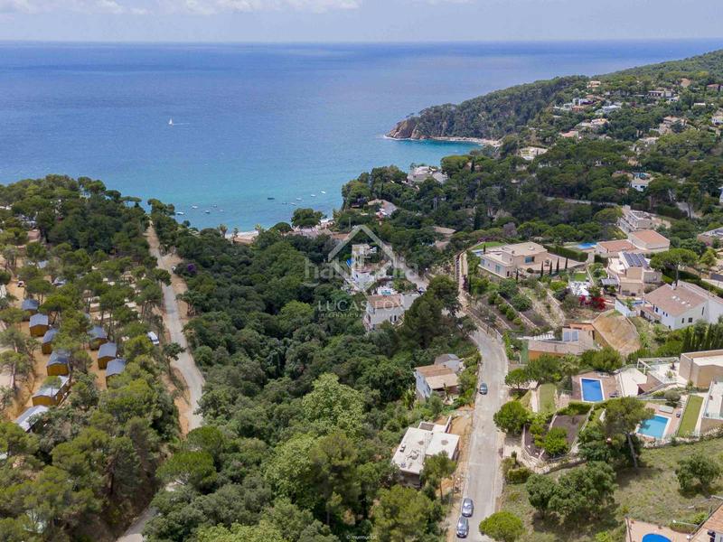 Foto e330cfd7-dc86-4219-8ff7-1fb4556c8fa9. Finca rústica oportunidad de completar una casa de 3 dormitorios estructura de obra nueva a la venta en Tossa de Mar