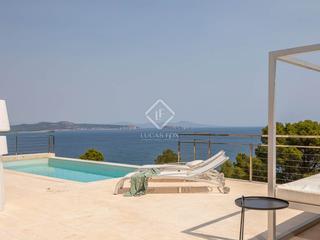Xalet a Sa Riera-Sa Fontansa. Villa moderna con jardín, piscina privada y espectaculares vista