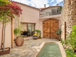 Xalet a Les Planes. Casa histórica del siglo xviii recién renovada en venta en el al