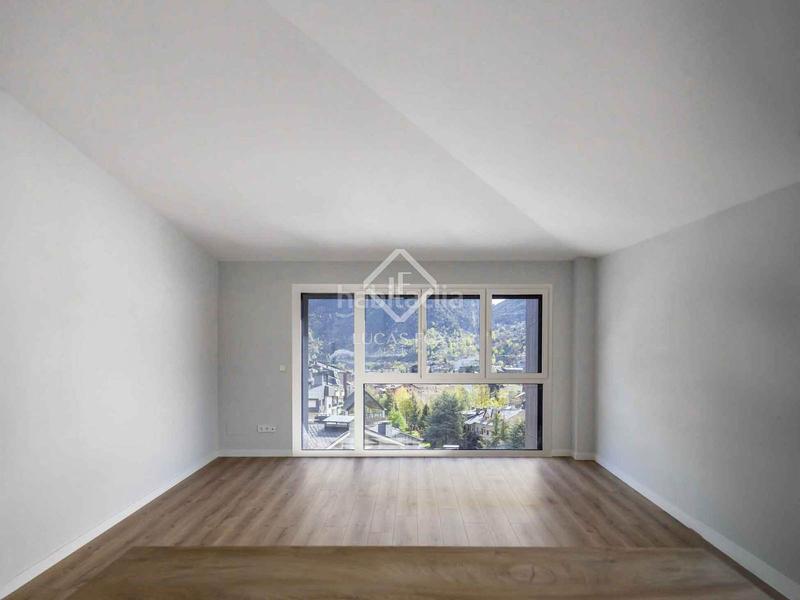 Foto 5c43cb4b-13bd-40b5-858e-bed418e8972e. Pis amb calefacció aparcament a Encamp Encamp