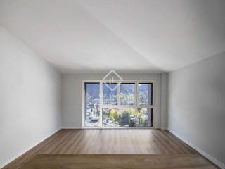 Pis a Encamp. Piso de obra nueva de 3 dormitorios con 13 m de terraza en venta