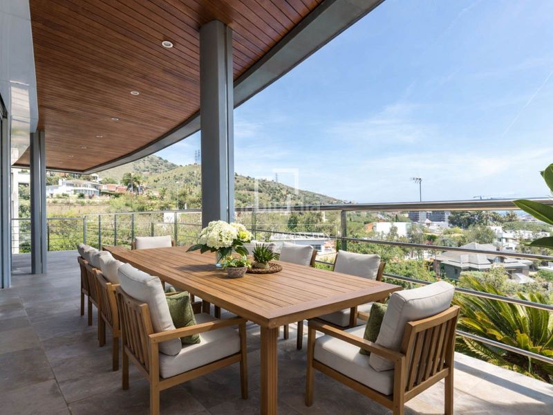 Foto 1ff8aef4-ec5b-41a1-99dc-ef4549619a67. Xalet amb calefacció aparcament piscina a Ciutat Diagonal Esplugues de Llobregat