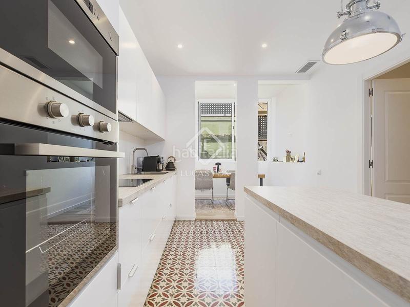 Foto 35a589bd-f53a-4942-8de3-f93610190a07. Piso  en excelentes condiciones de 3 dormitorios en venta en Poblenou, en Barcelona