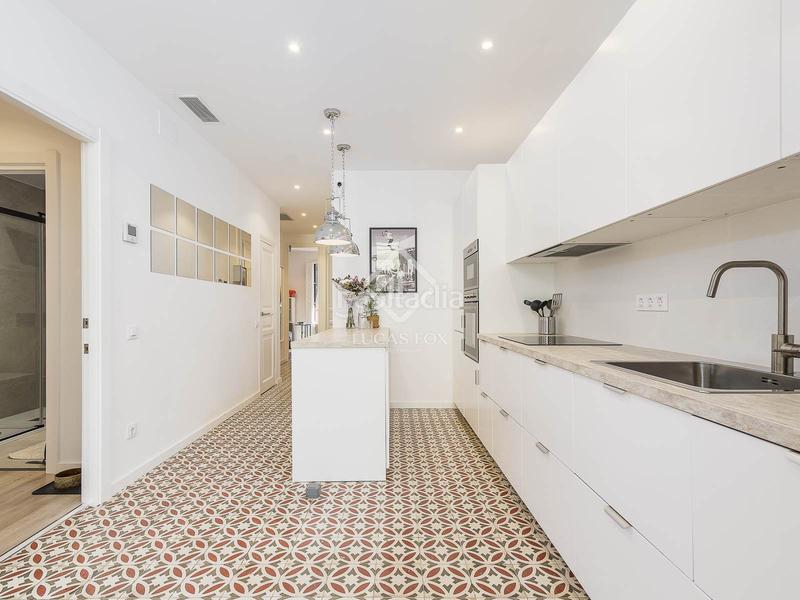 Foto 3ea79466-c3d9-4c91-8a67-4c0bf9c12d4b. Piso  en excelentes condiciones de 3 dormitorios en venta en Poblenou, en Barcelona