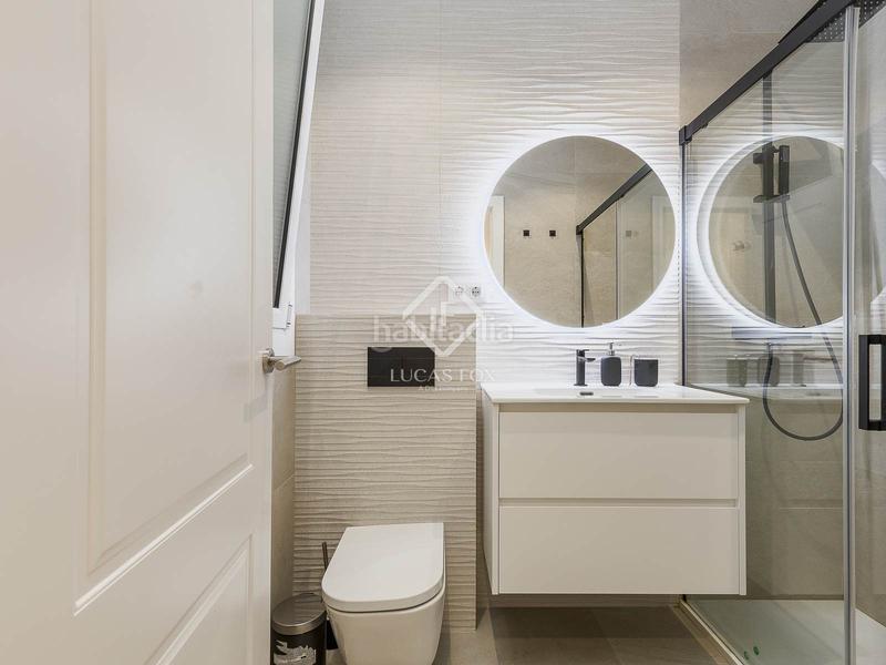 Foto 4aabfcc2-b8ea-4b2c-832c-c23a3572c406. Piso  en excelentes condiciones de 3 dormitorios en venta en Poblenou, en Barcelona