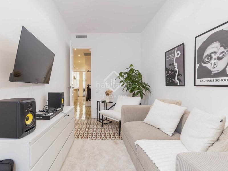 Foto 87dc58ba-b143-4e3b-8201-7c3bbf1f0e29. Piso  en excelentes condiciones de 3 dormitorios en venta en Poblenou, en Barcelona