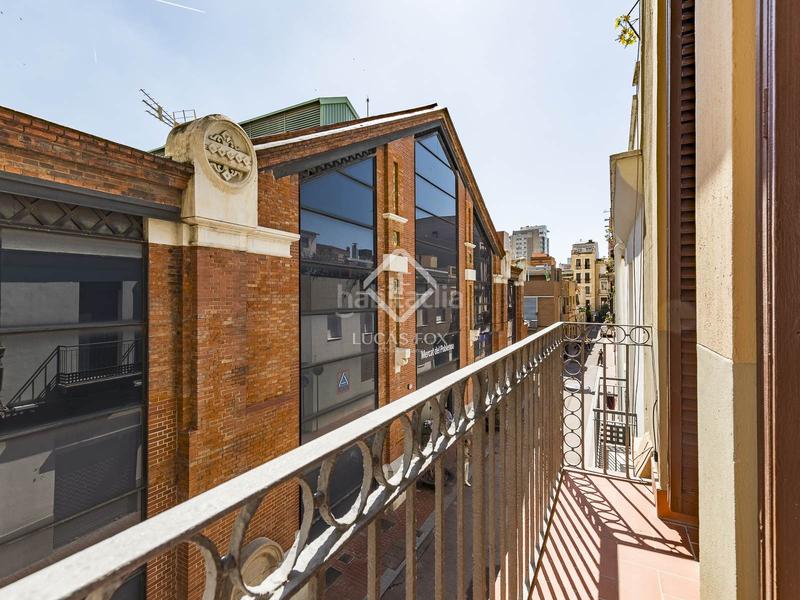 Foto d13ca245-f3c8-45a7-8e18-8bf38465314c. Piso  en excelentes condiciones de 3 dormitorios en venta en Poblenou, en Barcelona