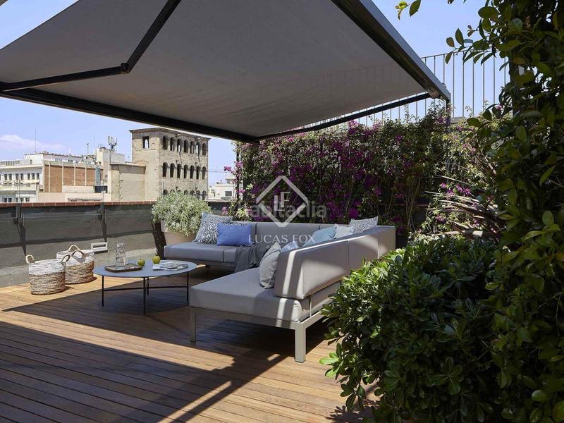 Foto 107eaa11-3c5f-4620-aa8e-c60ba767423e. Ático  en excelentes condiciones de 2 dormitorios con 194m terraza en venta en gótico en Barcelona