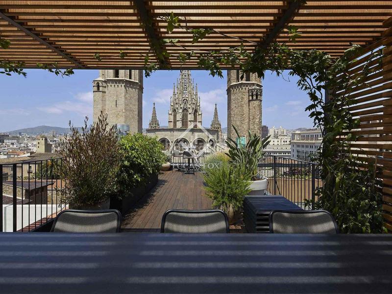 Foto 11689df3-cc21-47c7-b362-9362c0aa0512. Ático  en excelentes condiciones de 2 dormitorios con 194m terraza en venta en gótico en Barcelona