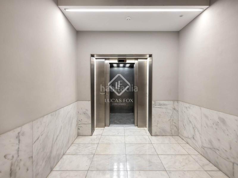 Foto 17576261-7e10-485e-bdb8-a78f8a411895. Ático  en excelentes condiciones de 2 dormitorios con 194m terraza en venta en gótico en Barcelona