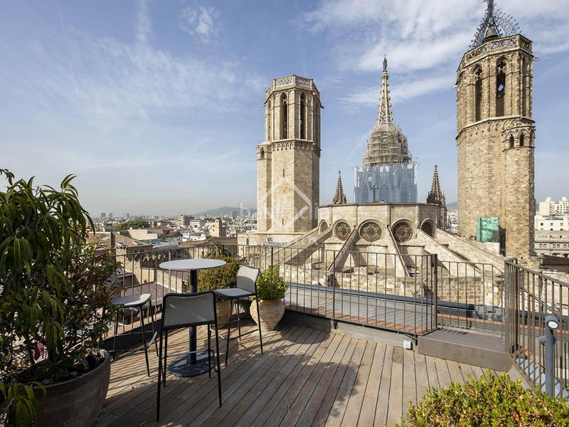 Foto 33954210-794e-48ef-97ab-9df219fa38bf. Ático  en excelentes condiciones de 2 dormitorios con 194m terraza en venta en gótico en Barcelona