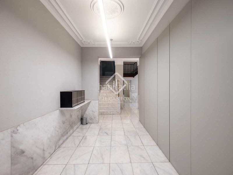 Foto 422d7e04-e8d3-4237-94b1-a0fd843ef541. Ático  en excelentes condiciones de 2 dormitorios con 194m terraza en venta en gótico en Barcelona