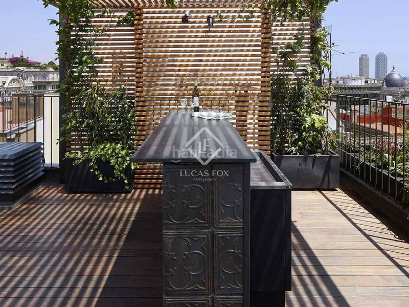 Foto 466df669-7aa0-4f31-8821-d008a252d7f8. Ático  en excelentes condiciones de 2 dormitorios con 194m terraza en venta en gótico en Barcelona