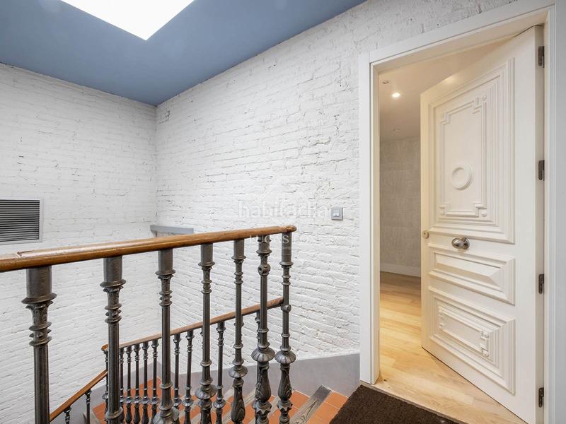 Foto 4a7995a6-a8bb-4d17-9ee9-c53d1926ff0d. Ático  en excelentes condiciones de 2 dormitorios con 194m terraza en venta en gótico en Barcelona