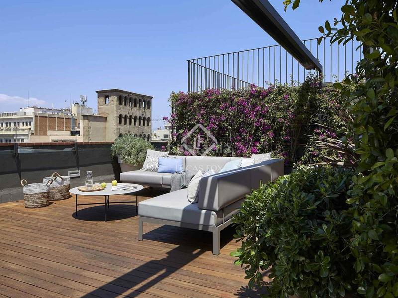 Foto 4be02922-15fc-4a36-ac53-dfd8a3300bc8. Ático  en excelentes condiciones de 2 dormitorios con 194m terraza en venta en gótico en Barcelona