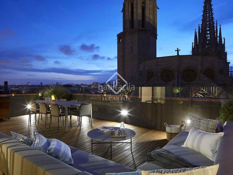 Foto 6a26fdc7-87c5-4de5-b861-ed6d060189a1. Ático  en excelentes condiciones de 2 dormitorios con 194m terraza en venta en gótico en Barcelona