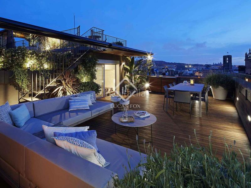 Foto 6f06eaf6-d012-45e3-9d01-09a180f210b9. Ático  en excelentes condiciones de 2 dormitorios con 194m terraza en venta en gótico en Barcelona