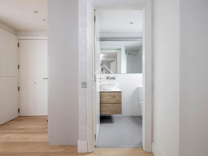 Foto 9adad55f-b791-4b90-bbb5-3c9307922d8b. Ático  en excelentes condiciones de 2 dormitorios con 194m terraza en venta en gótico en Barcelona