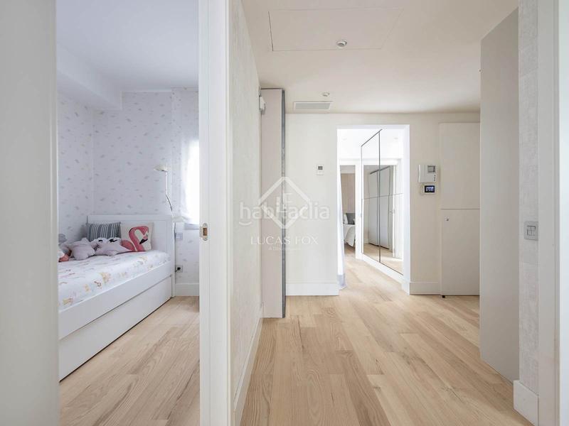 Foto cc6f315f-4d23-4f5b-9142-a2f1b6030a67. Ático  en excelentes condiciones de 2 dormitorios con 194m terraza en venta en gótico en Barcelona