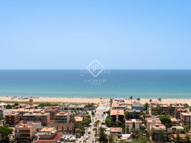 Foto 844ae052-245c-4b52-a311-a63171b2dbdf. Alquiler chalet villa de 6 dormitorios en primera línea de mar en alquiler mar en Gavà