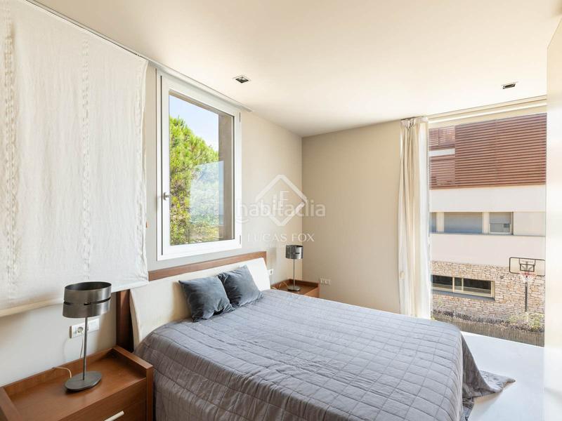 Foto 98ca2644-bb65-4f32-80a0-f56b269878c8. Alquiler chalet villa de 6 dormitorios en primera línea de mar en alquiler mar en Gavà